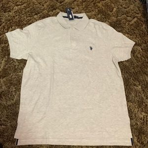 NWT Mens light grey U.S. polo assn. size xl short sleeve 2 button dress shirt